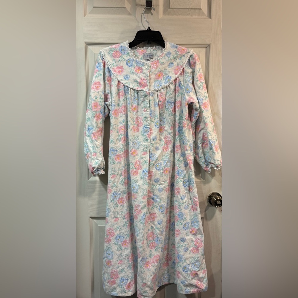 Lanz of Salzburg Sweet Ribbon Floral Flannel Night Gown size Small